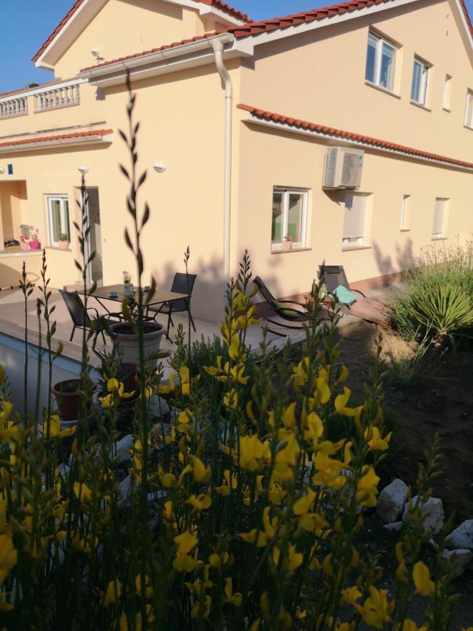 Apartmani "Sandro" Gonar Rab Town Dış mekan fotoğraf