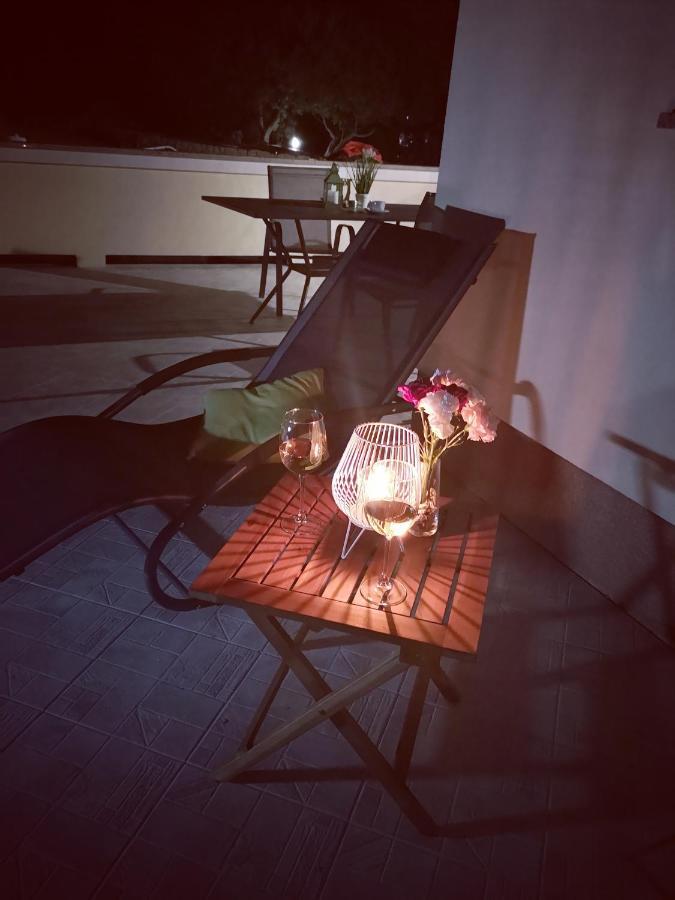 Apartmani "Sandro" Gonar Rab Town Dış mekan fotoğraf