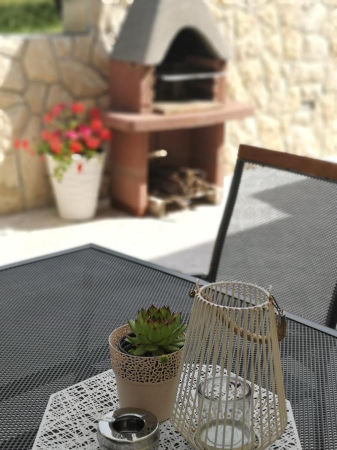 Apartmani "Sandro" Gonar Rab Town Dış mekan fotoğraf