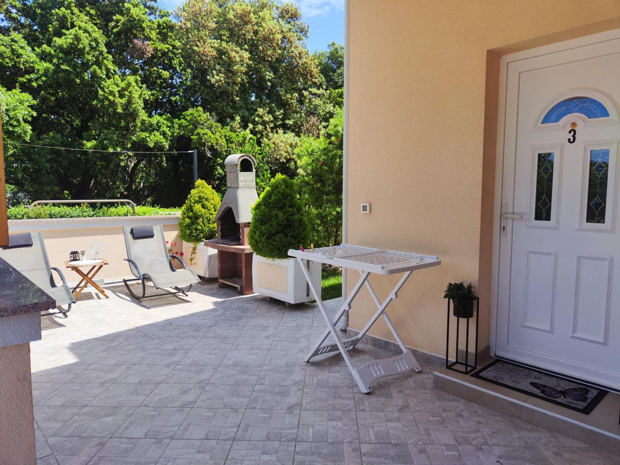 Apartmani "Sandro" Gonar Rab Town Oda fotoğraf