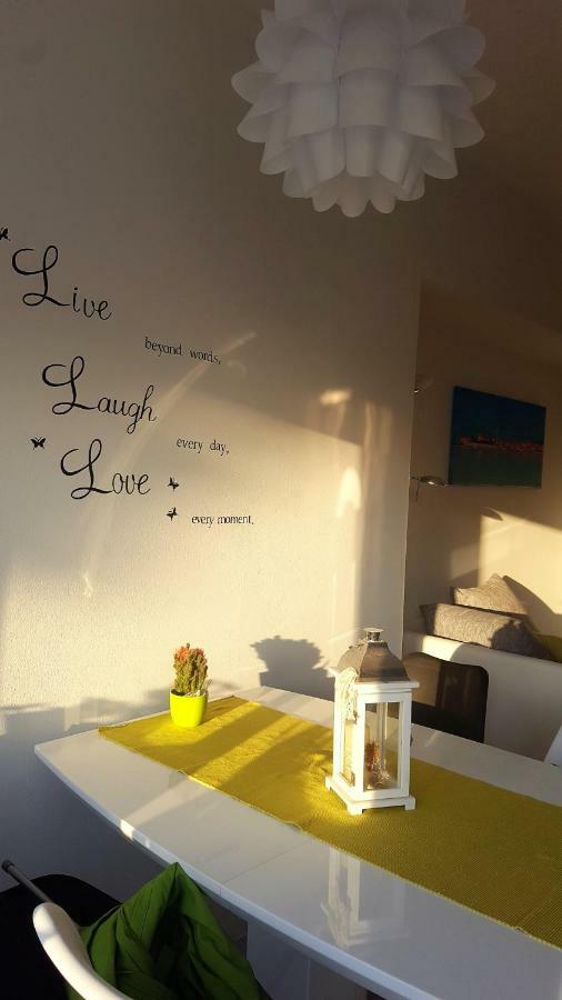 Apartmani "Sandro" Gonar Rab Town Dış mekan fotoğraf