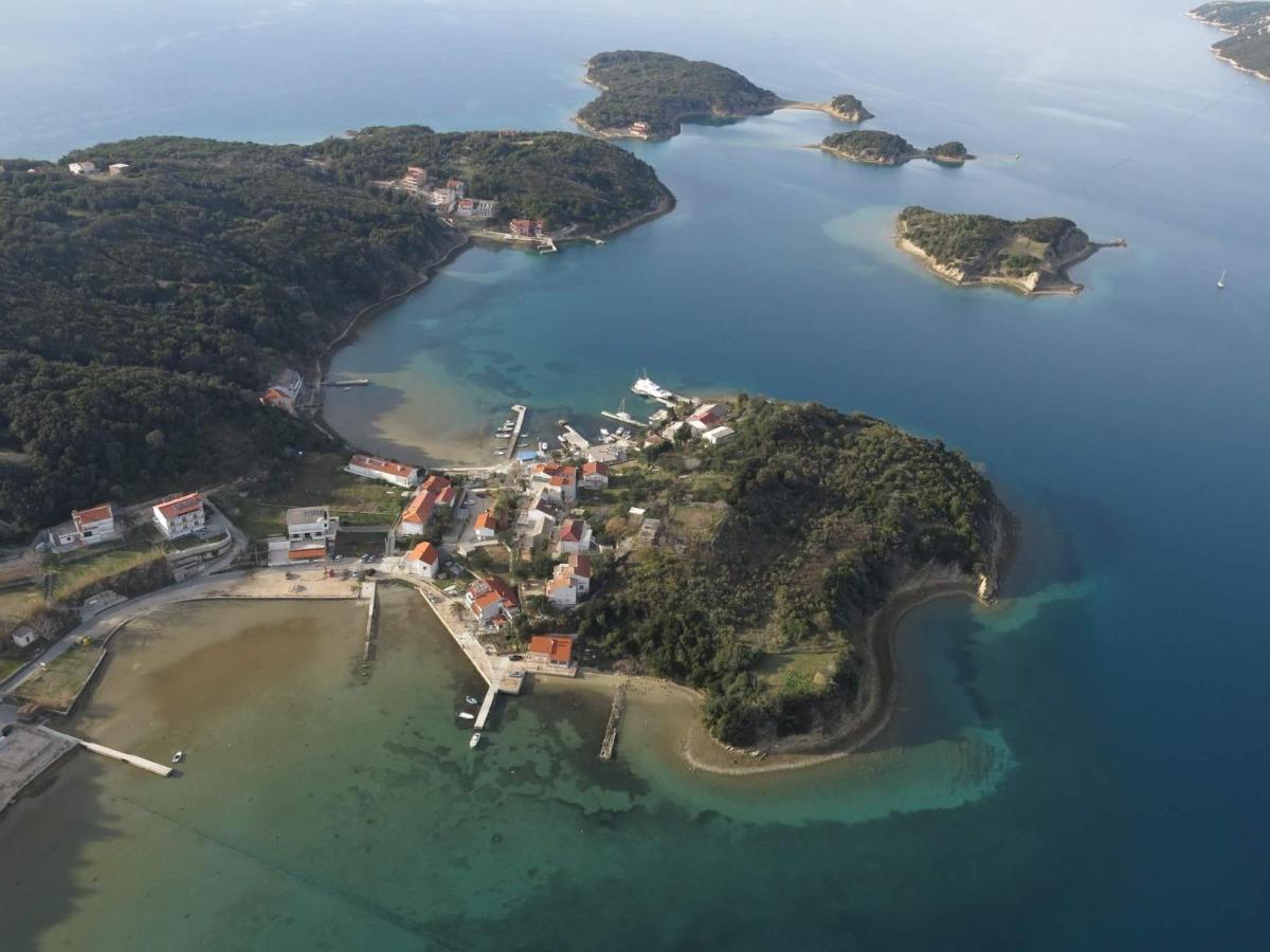 Apartmani "Sandro" Gonar Rab Town Dış mekan fotoğraf