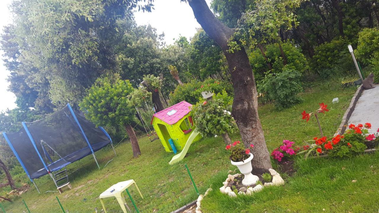 Apartmani "Sandro" Gonar Rab Town Dış mekan fotoğraf